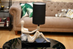 Лампа настольная Женщина с чёрным абажуром