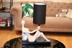 Лампа настольная Женщина с чёрным абажуром
